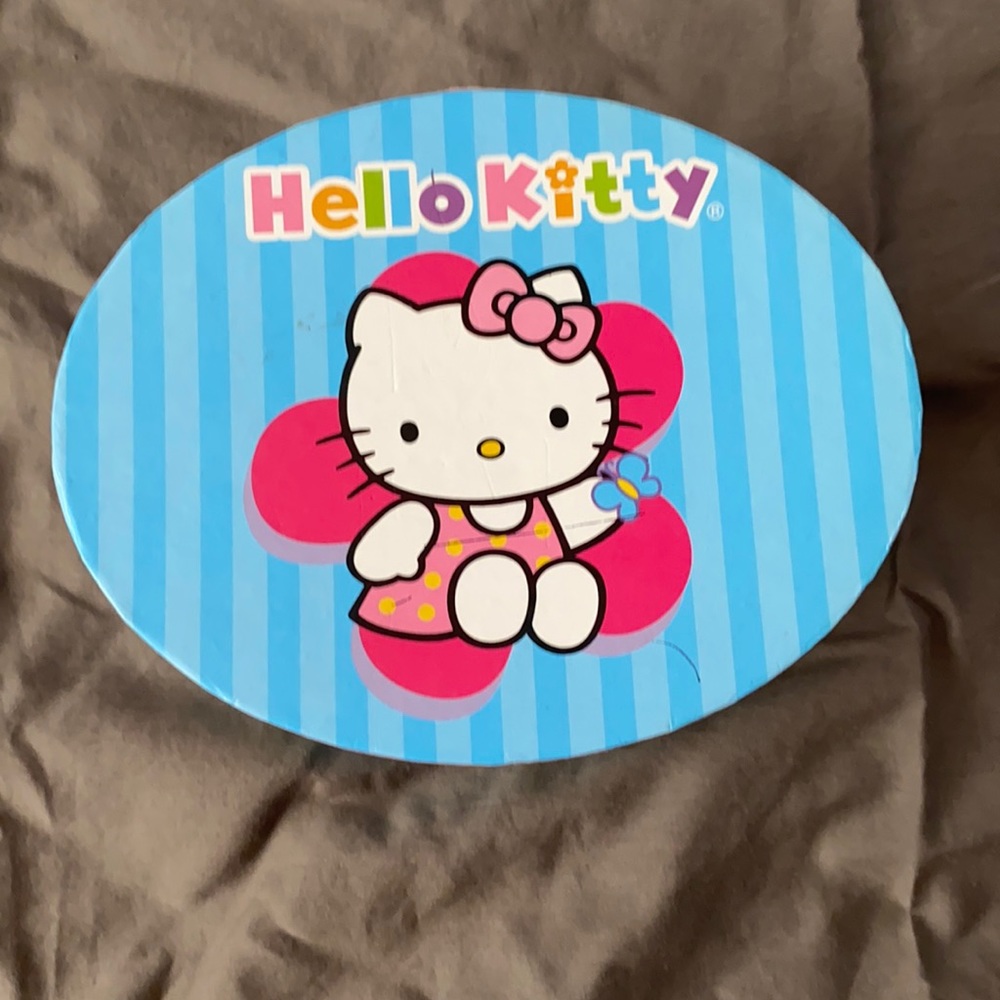 Hello Kitty-Music Box-Oh What a Beautiful Morn